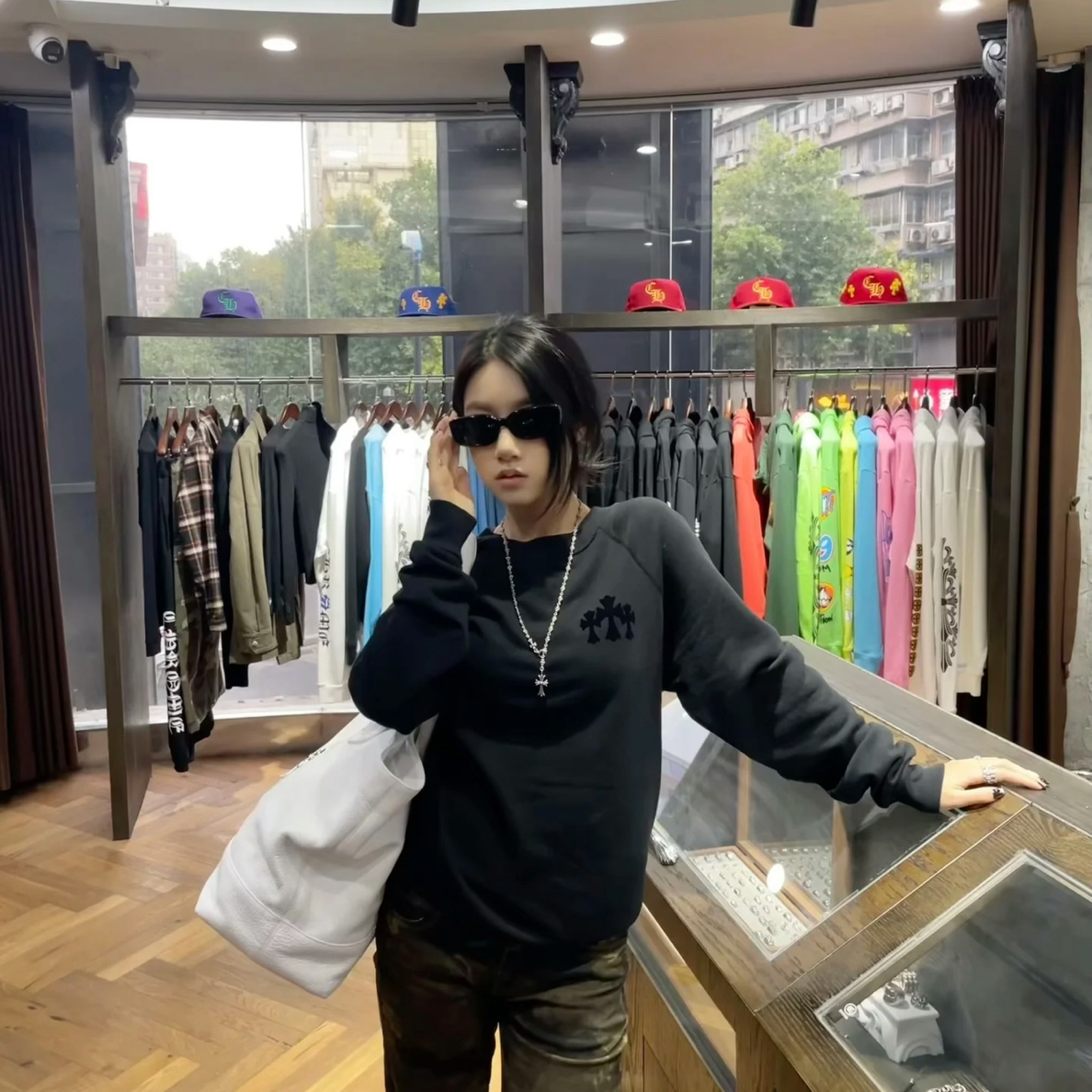 99新 Chrome Hearts/克罗心 j30609230 黑色拼皮十字花卫衣 M码