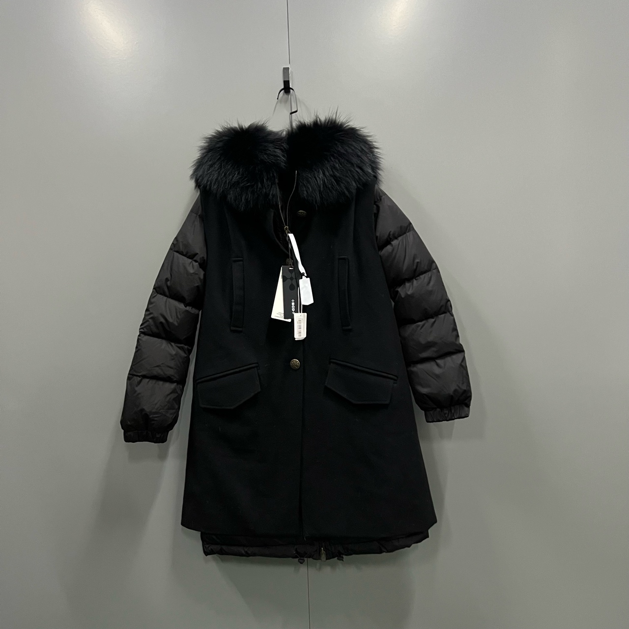 未使用 Mr&Mrs/先生 小姐 zz53 黑色拼接皮草大衣 全新/008831