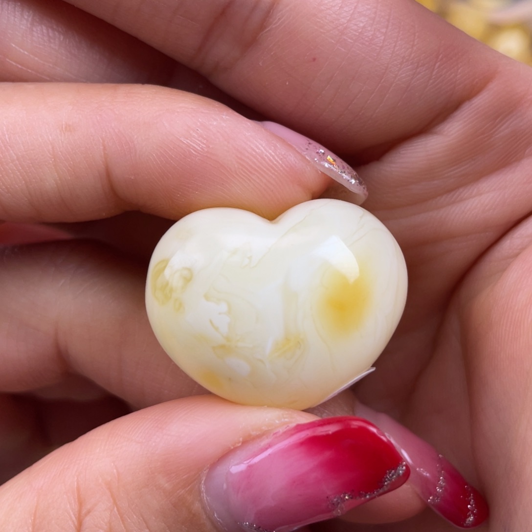 琥珀裸石未镶嵌蜜蜡