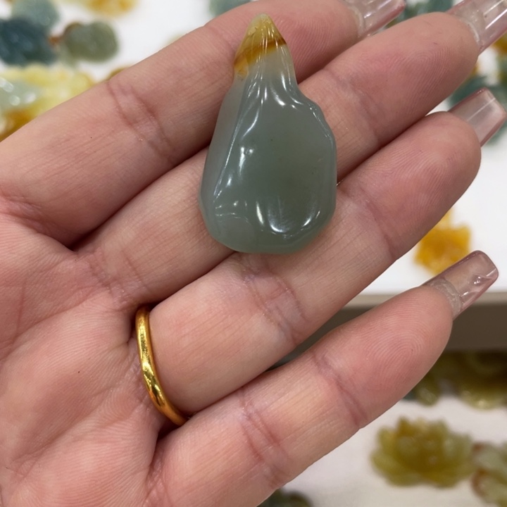 萍***姐蛇纹石玉合金颈饰