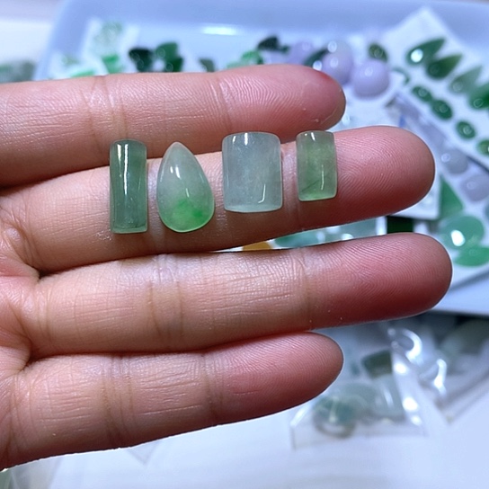 饿***嗯翡翠未镶嵌吊坠(不含链)吊坠