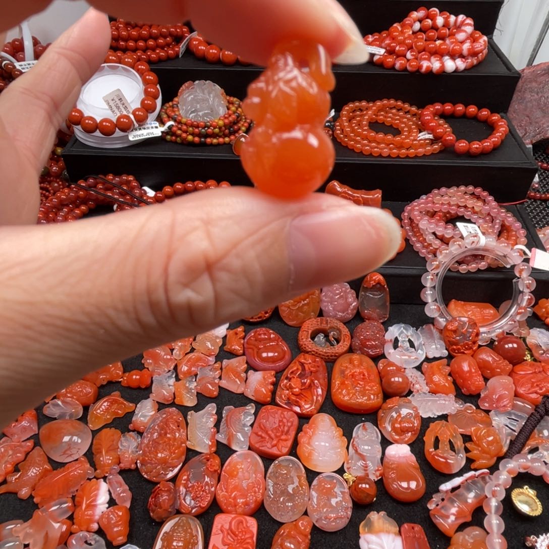 南红玛瑙未镶嵌葫芦