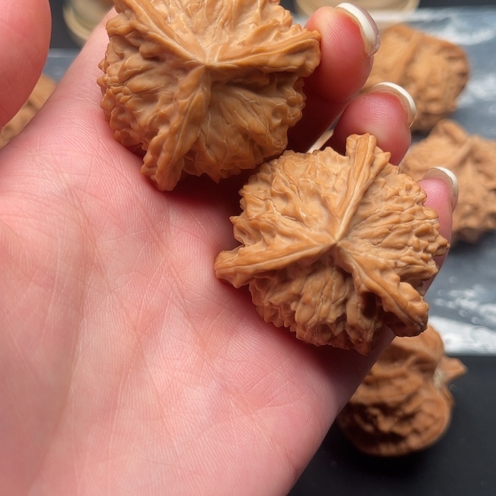 文玩核桃把件三棱