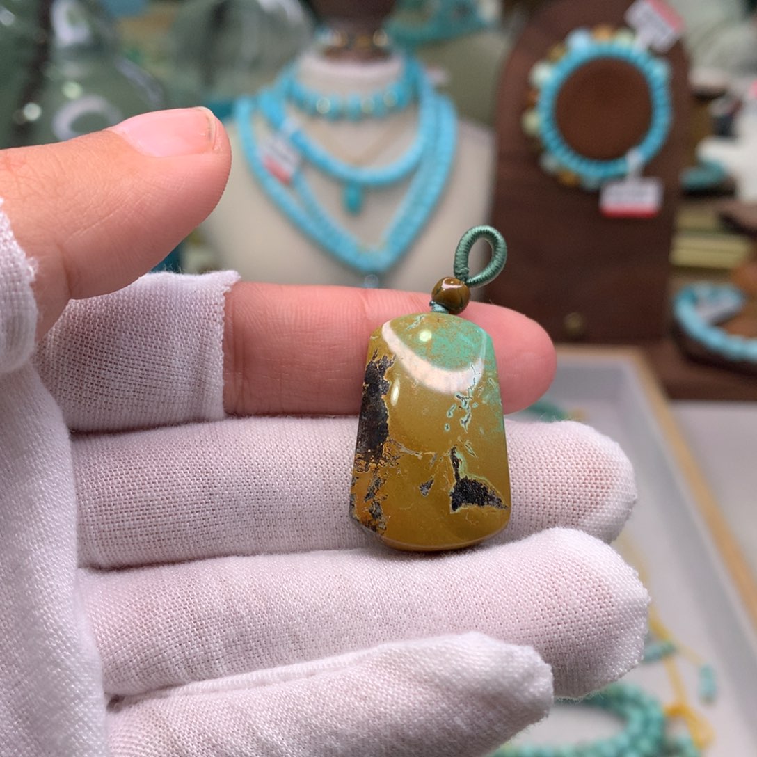 绿松石配饰未镶嵌