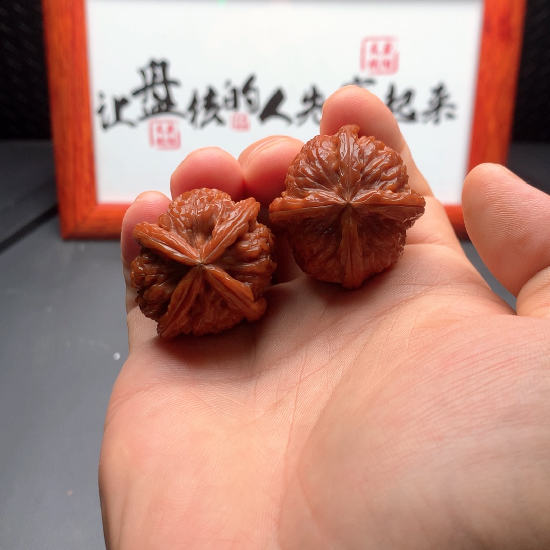 把件文玩核桃白狮子四棱
