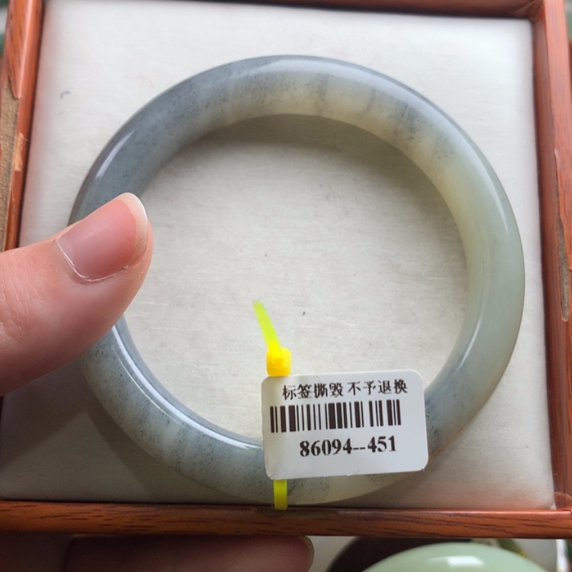 【闪购商品】和田玉手镯未镶嵌57.8