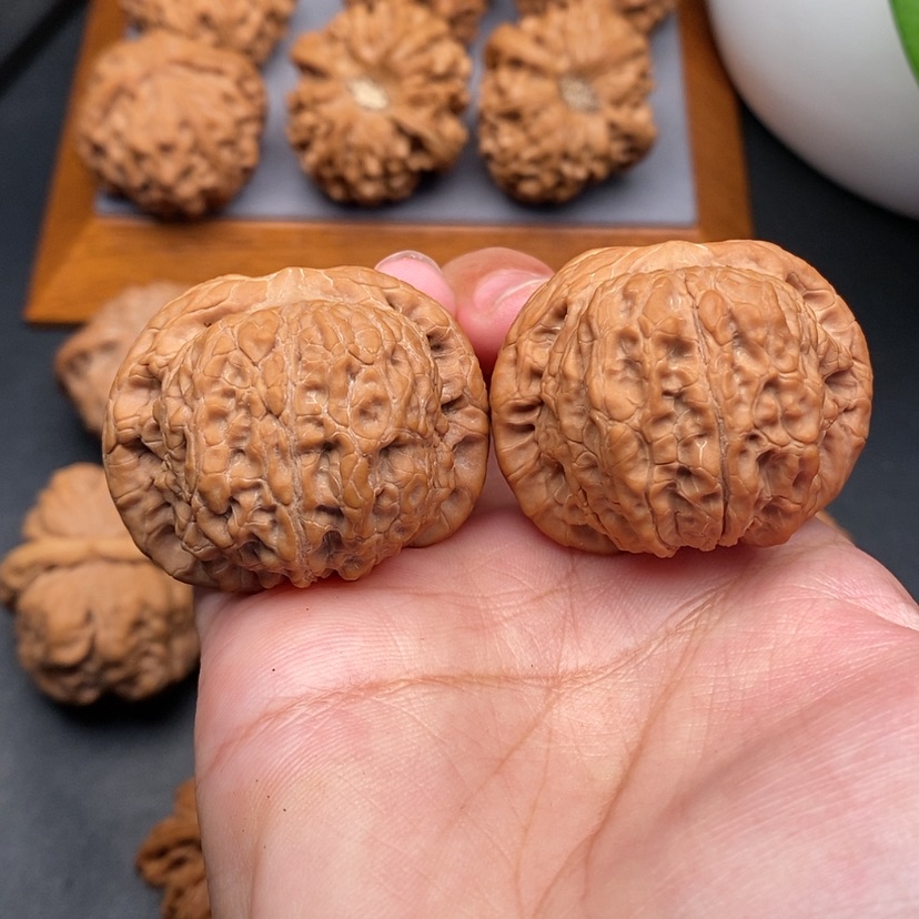【闪购商品】文玩核桃把件血麒麟全品41