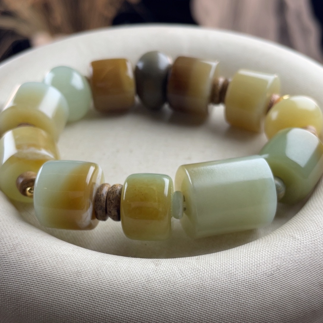 K***y和田玉未镶嵌手串