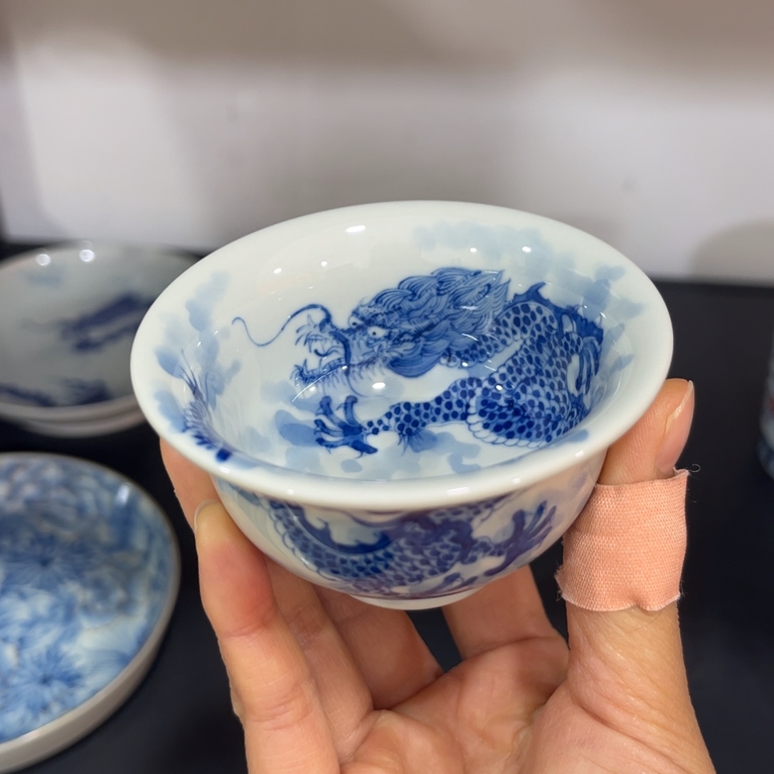 手绘仿清穿云龙小压手