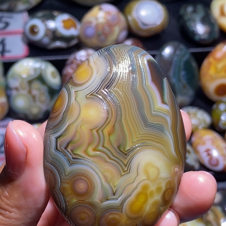 玛瑙/玉髓未镶嵌珠宝奇石146