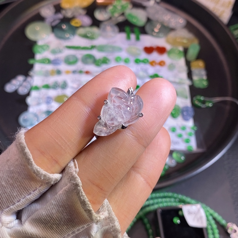 【闪购商品】翡翠挂件18K金镶嵌花