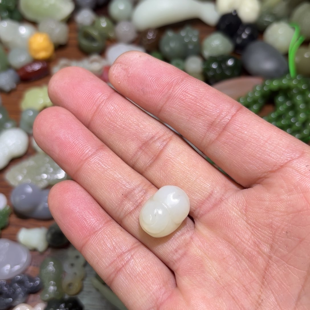 和田玉珠宝半成品未镶嵌且***惜