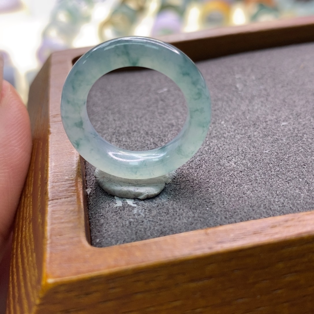 翡翠戒指未镶嵌戒指