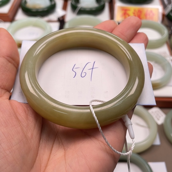 未镶嵌手镯和田玉