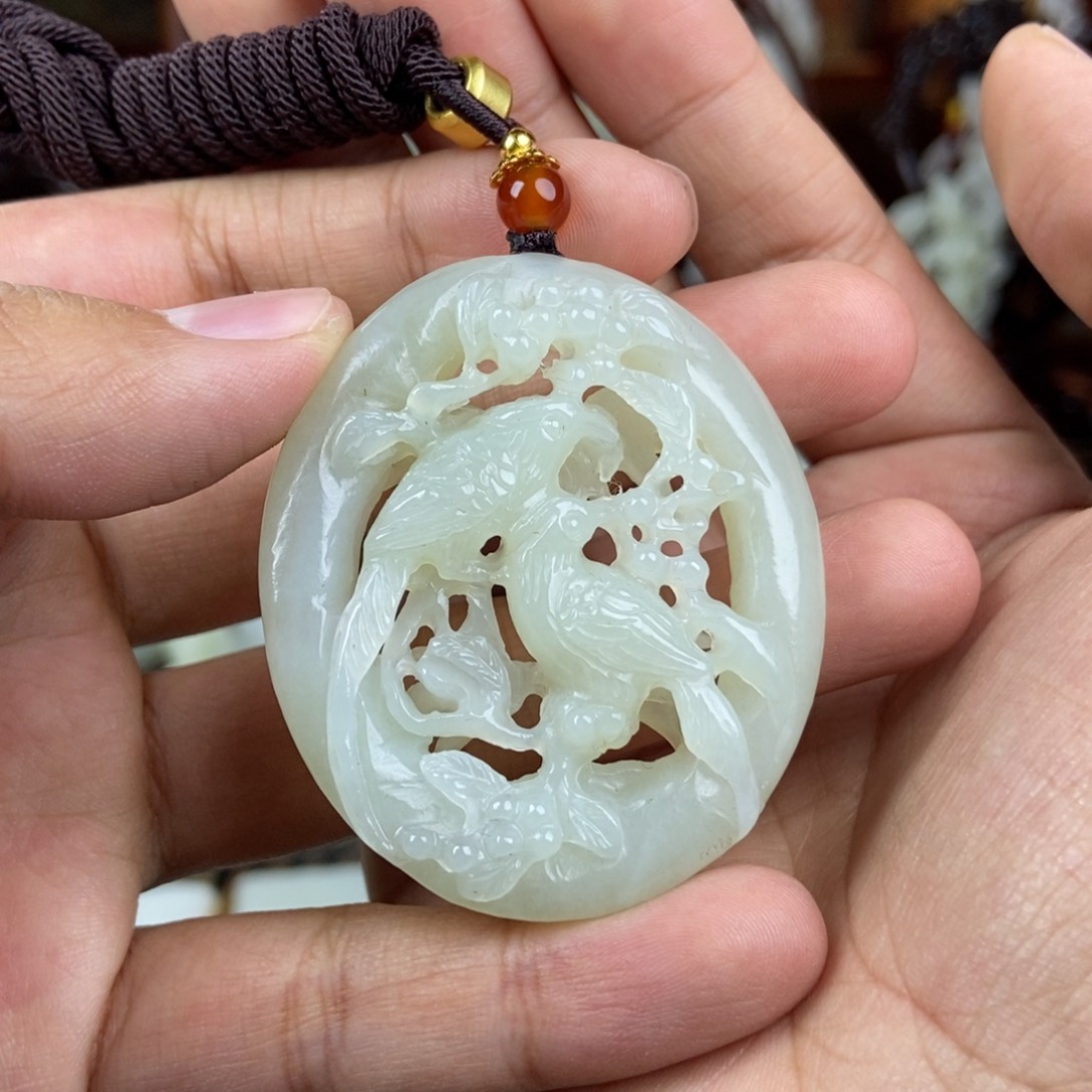 和田玉挂件未镶嵌地**生