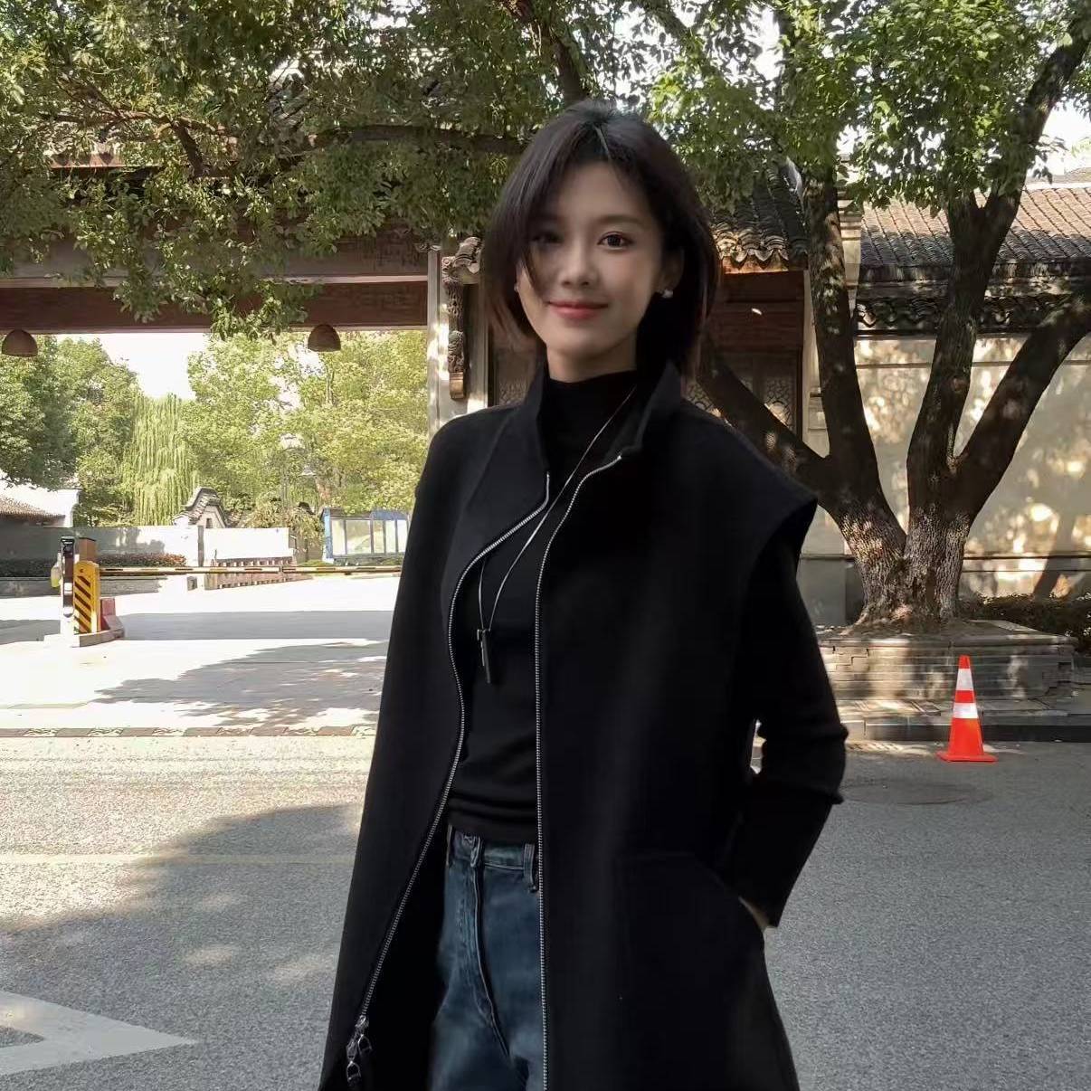张妍LUNA 羊绒绵羊毛混纺双头拉链小立领无袖自带腰带马甲5723