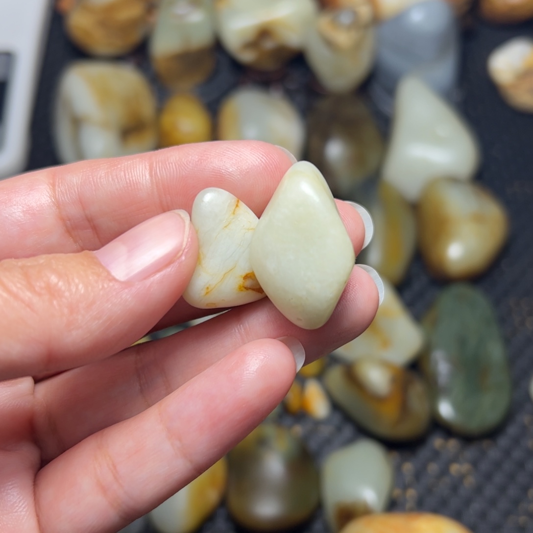 王***）和田玉未镶嵌挂件A12