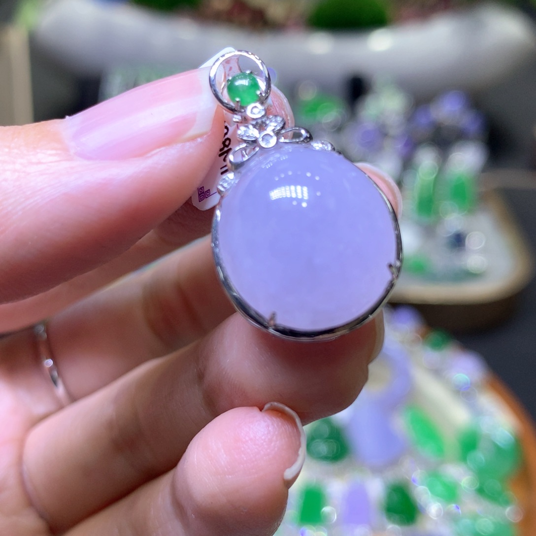 【闪购商品】翡翠颈饰18K金镶嵌翡翠吊坠项链