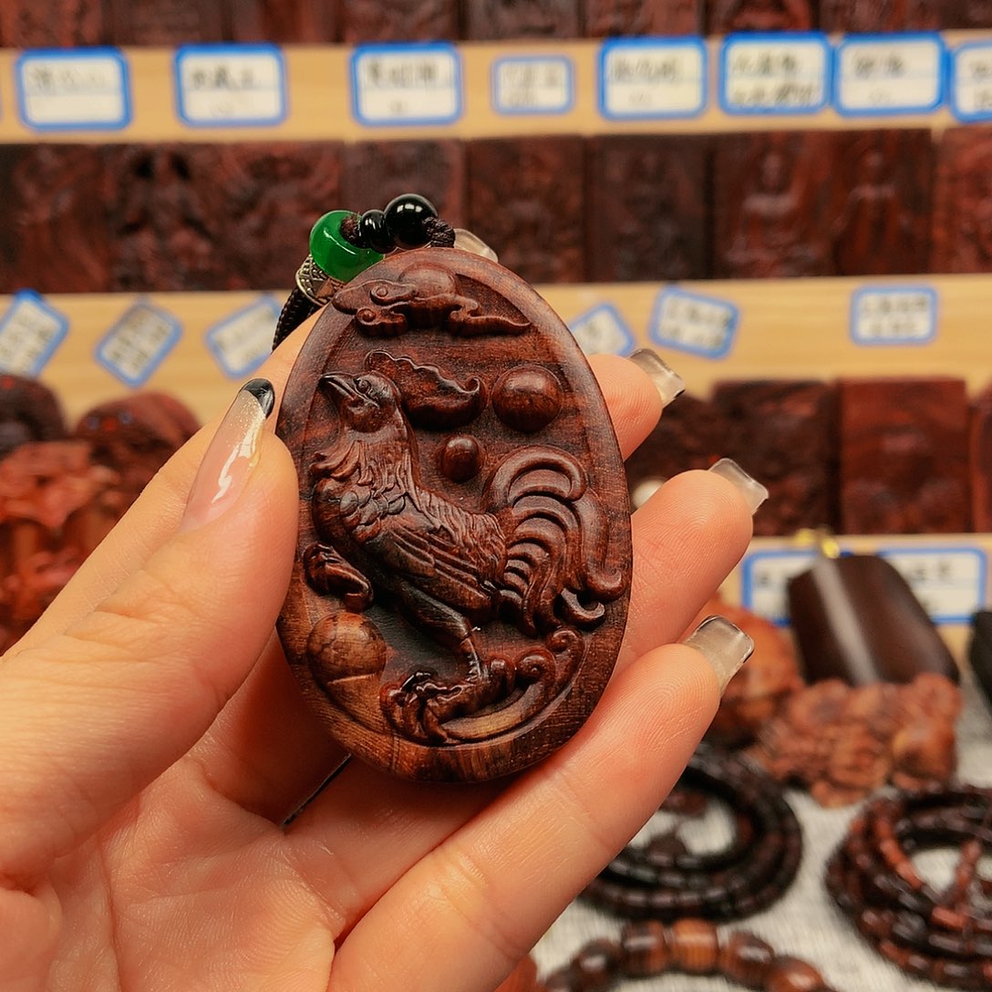 黄花梨/降香黄檀红*海南黄花梨 生肖鸡 刻字