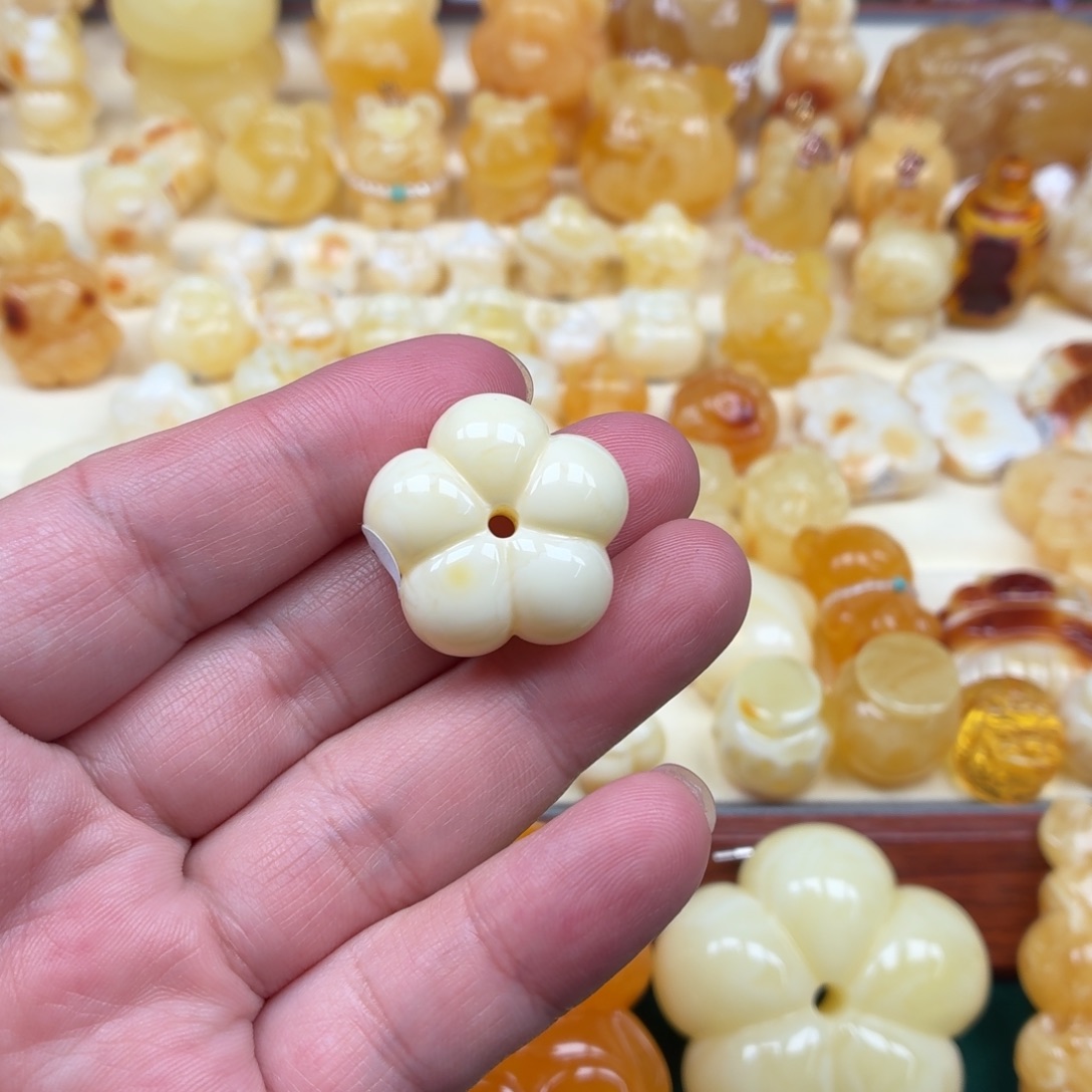 琥珀未镶嵌裸石蜜蜡