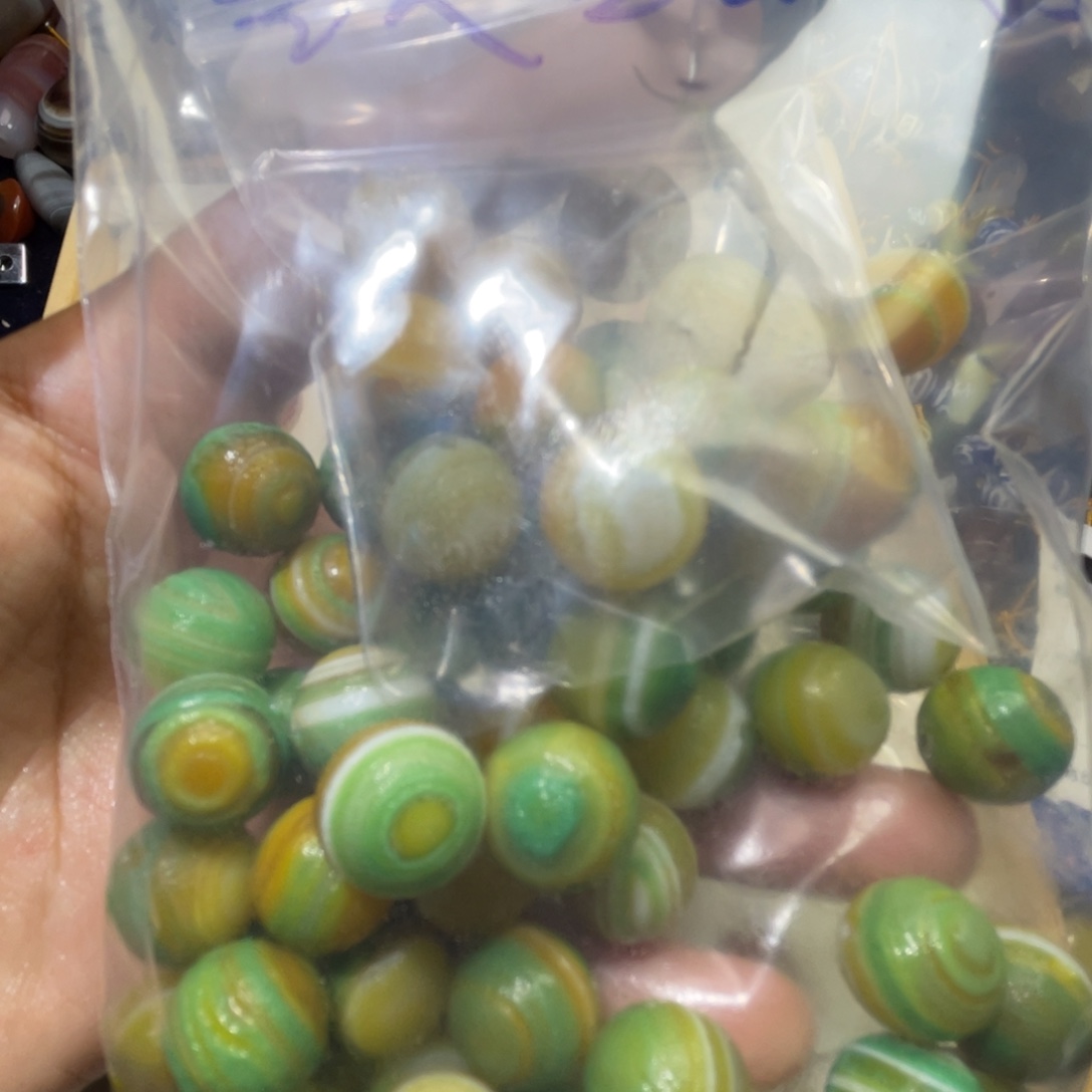 额***尔玛瑙/玉髓未镶嵌珠宝半成品