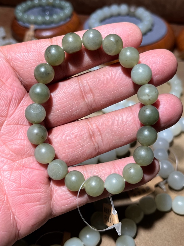 正宗新疆和田玉手串10mm