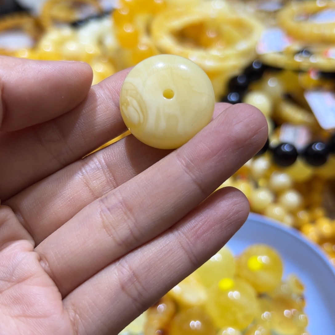 琥珀珠宝奇石未镶嵌