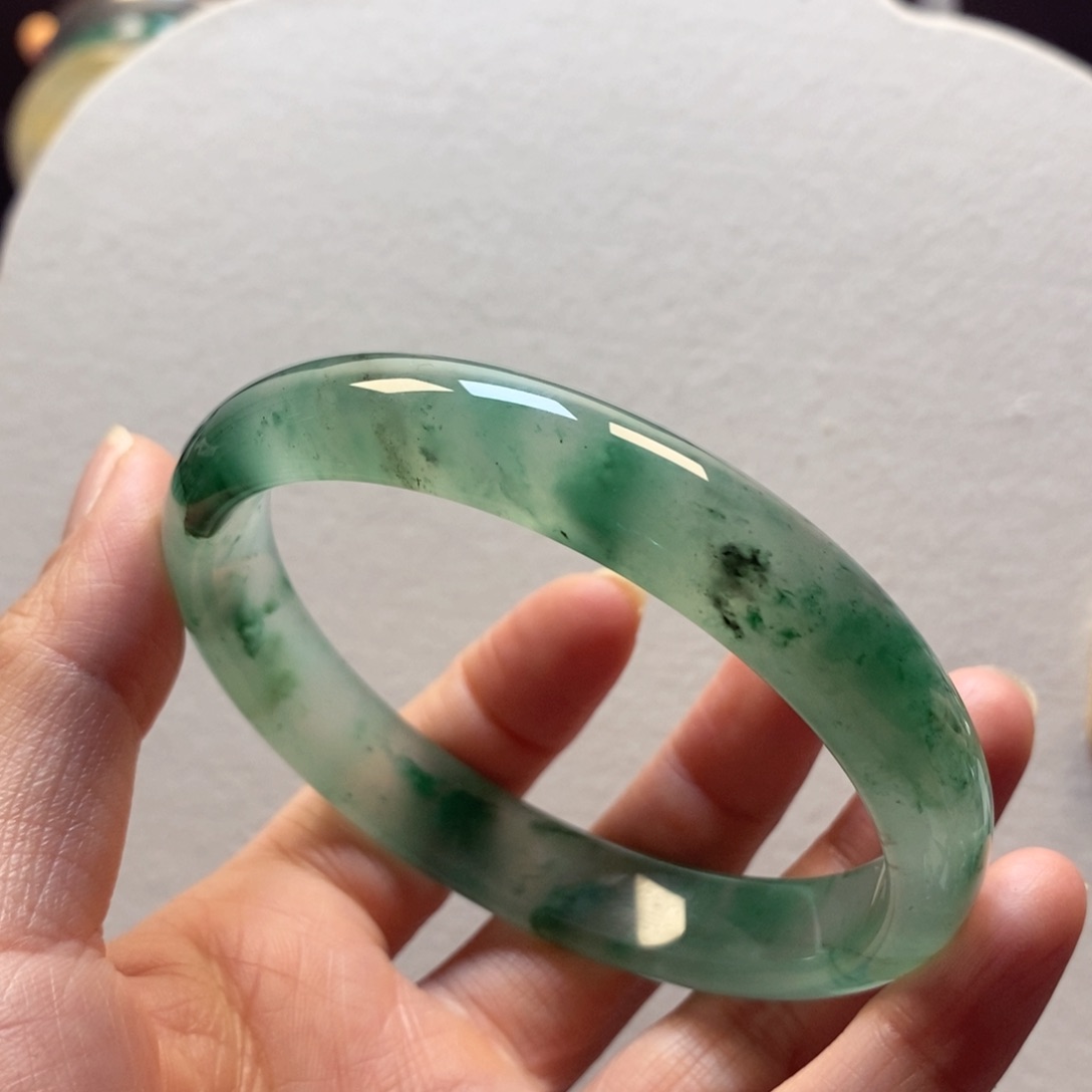 石英质玉手镯未镶嵌64-65