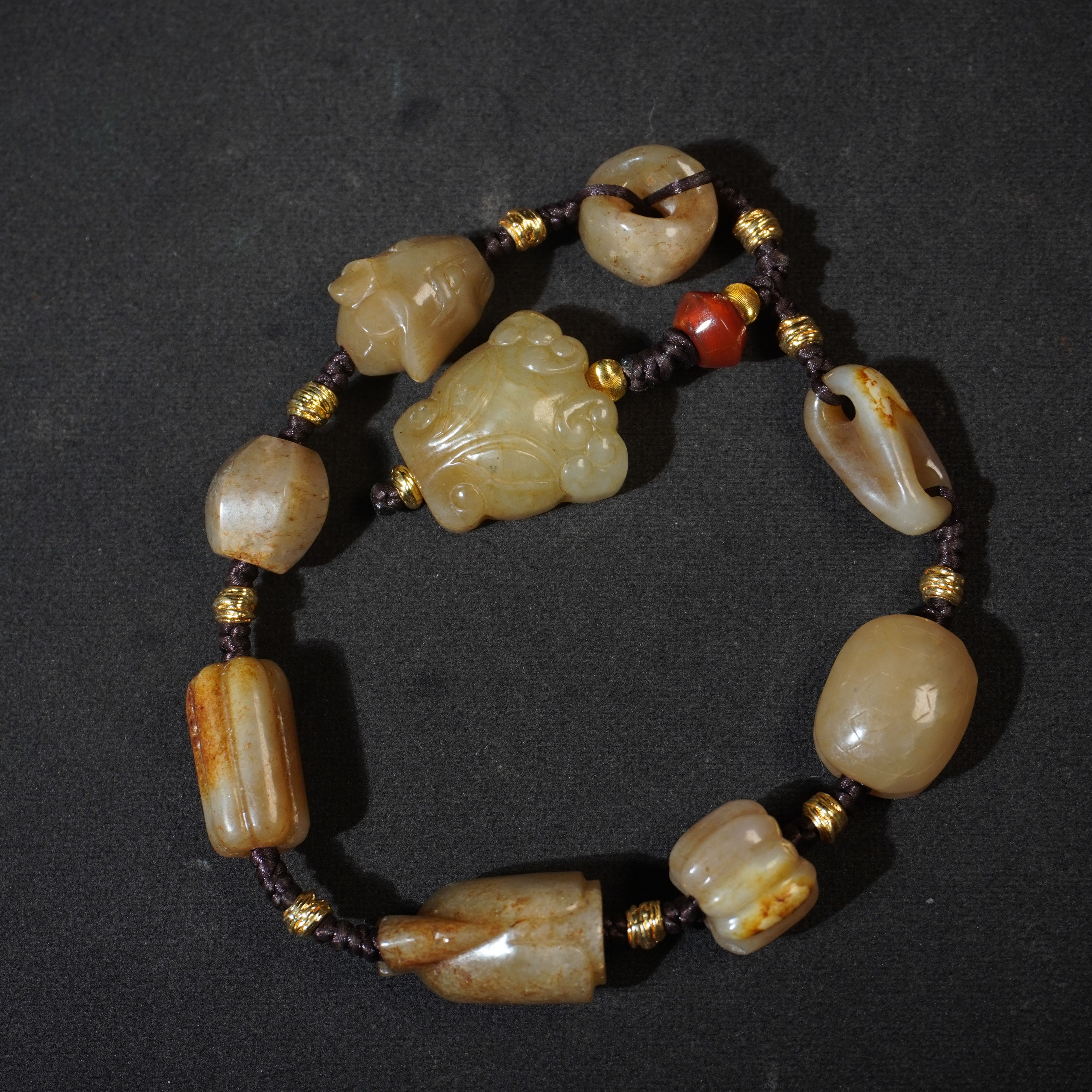 8SL78  明 和田玉组佩