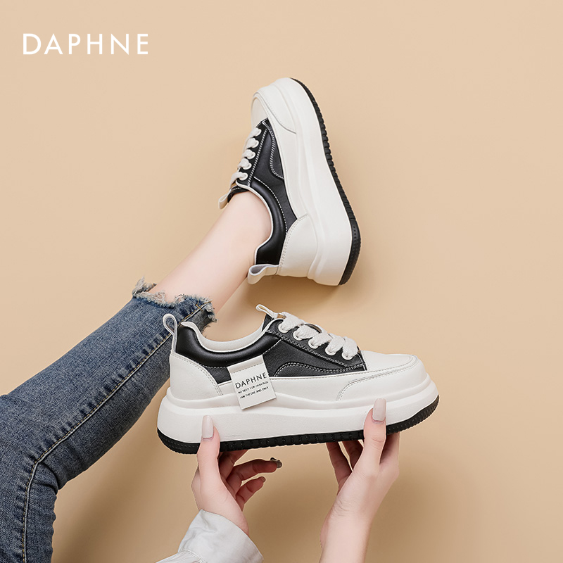 达芙妮时尚百搭韩版舒适透气圆头系带小白鞋女款2025爆款专柜正品