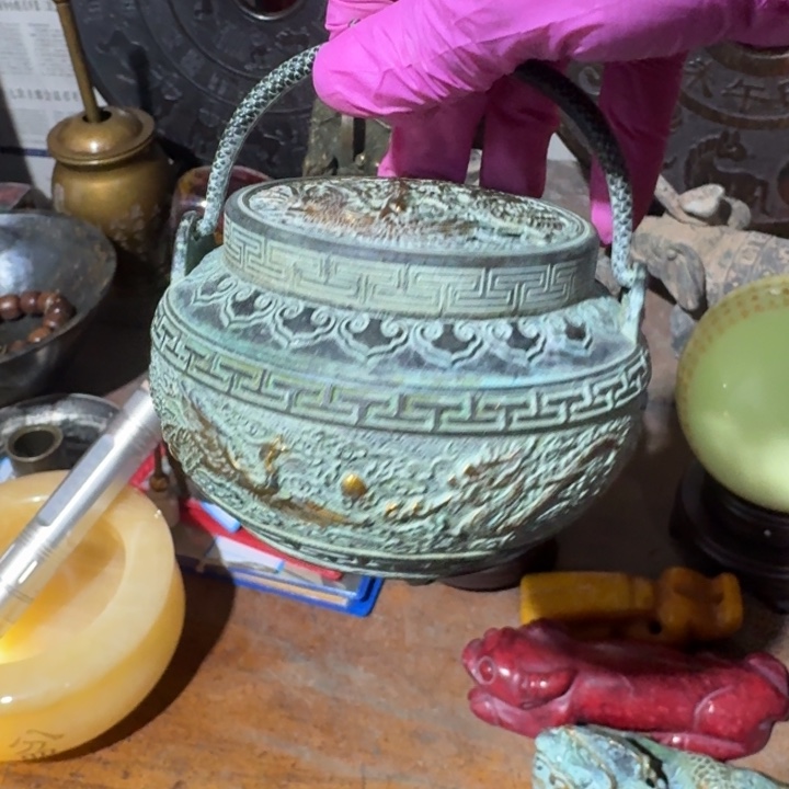 铜龙凤香炉炸漏了