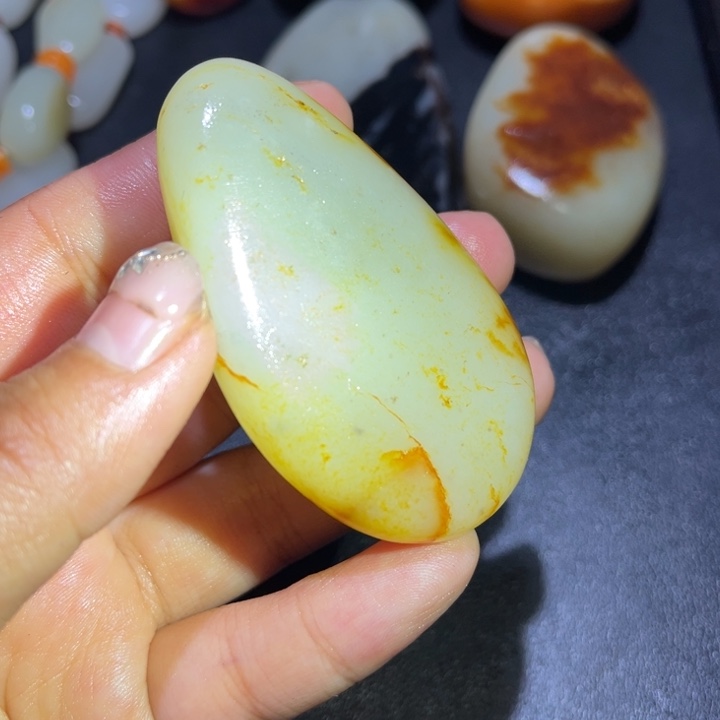 和田玉未镶嵌珠宝奇石