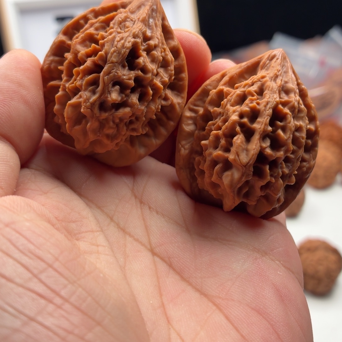 文玩核桃把件原树十三陵