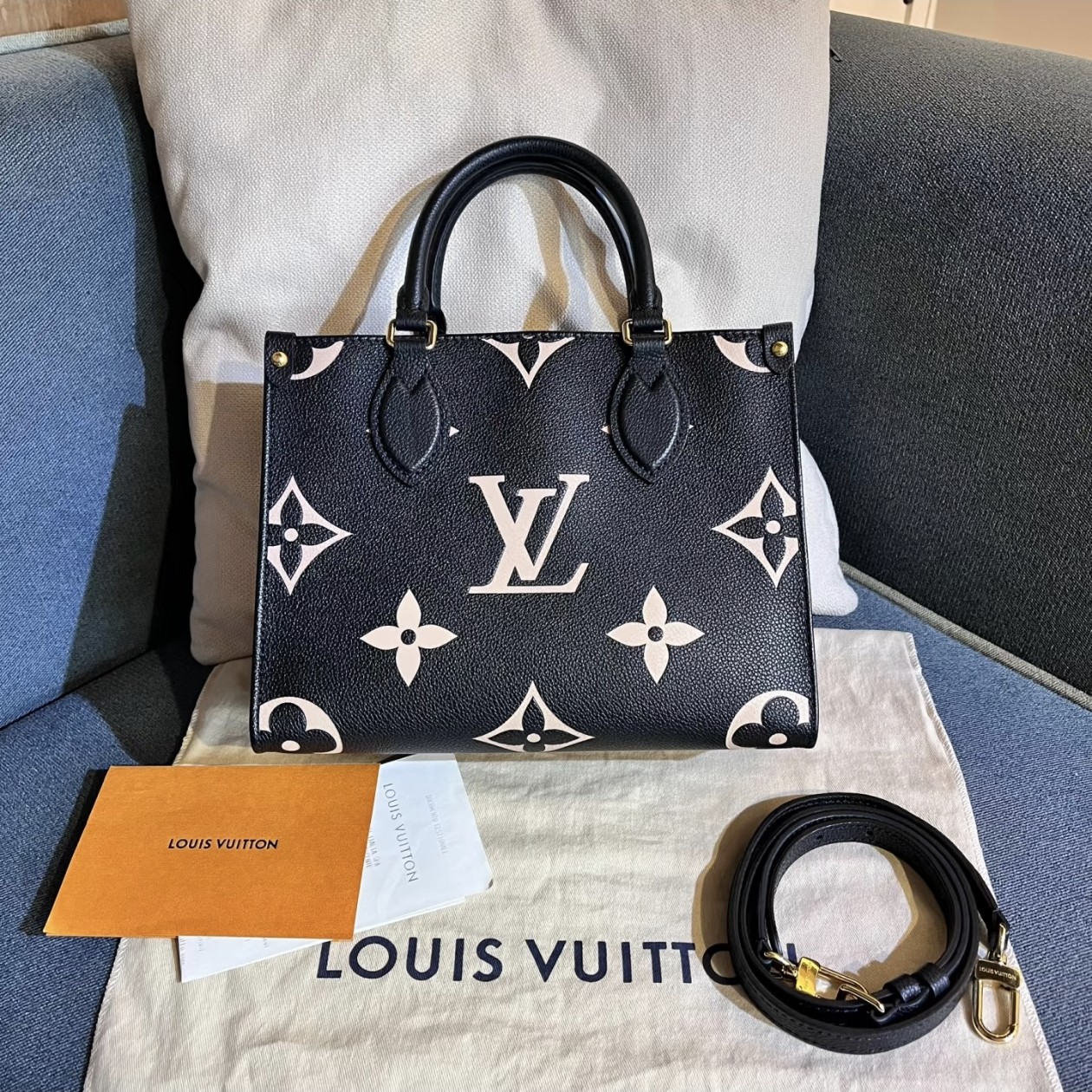 95新 LouisVuitton/路易威登 LV on thego黑白拼小号 25100141-07