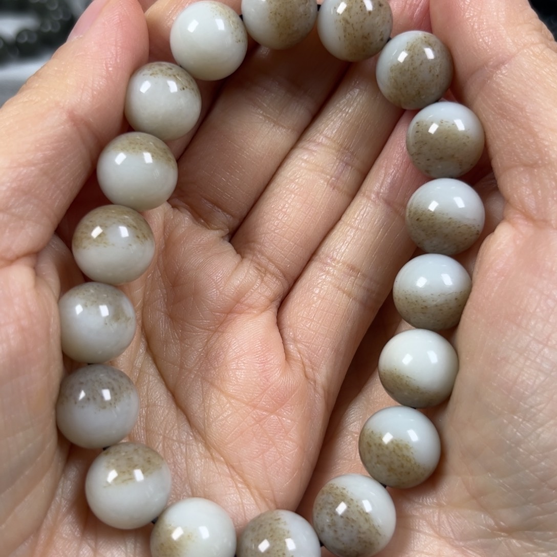 和田玉手链未镶嵌卡12圆珠