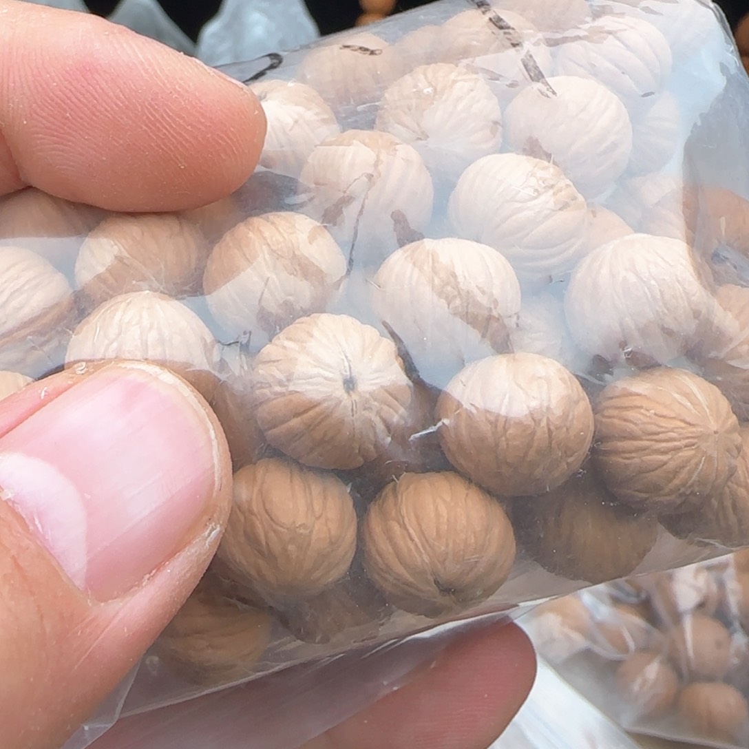 猴头核桃手串嘟*牛土豪13