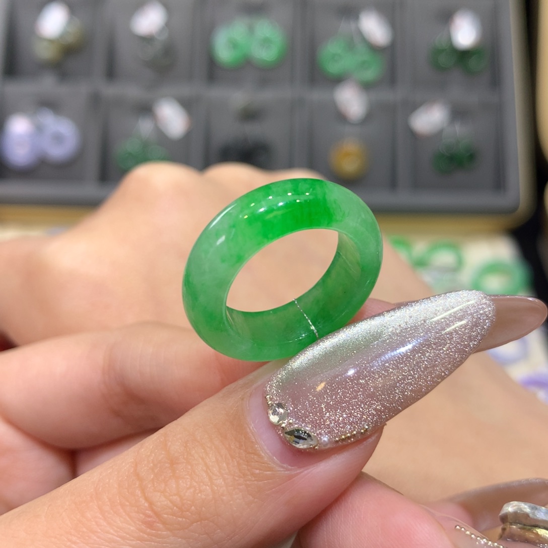 翡翠戒指未镶嵌11-12阳绿