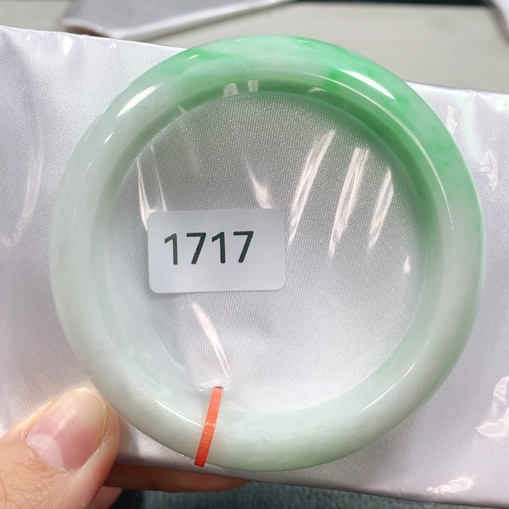 翡翠手镯未镶嵌天然翡翠手镯02