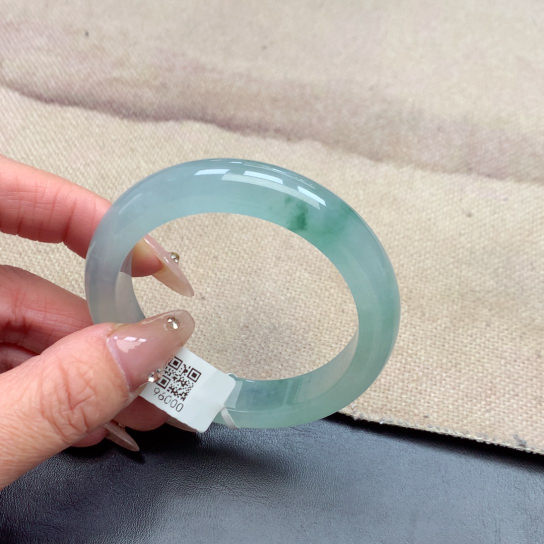 未镶嵌手镯翡翠缅甸翡翠手镯