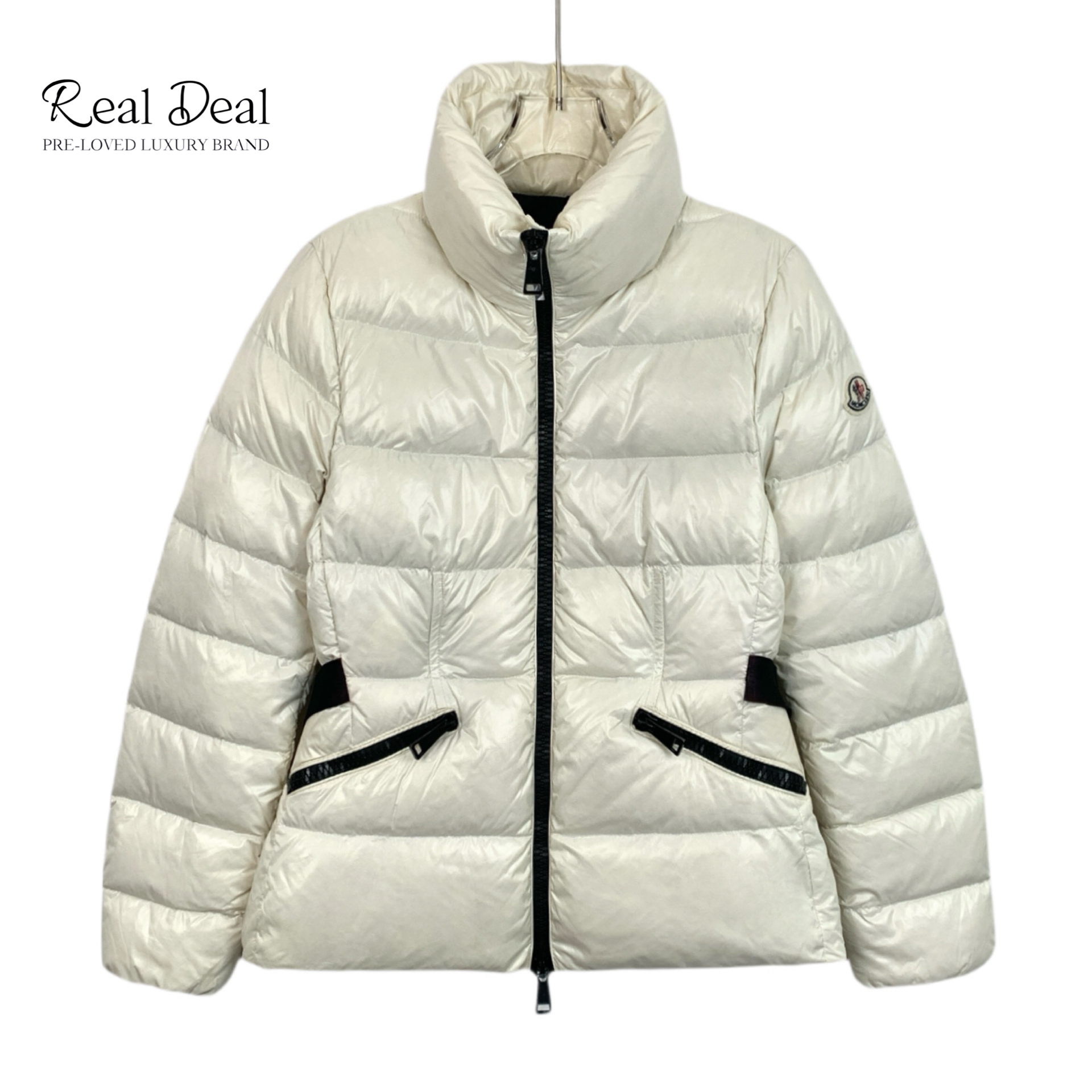 95新 MONCLER  H12672 徽标贴饰收腰款羽绒服 1 S码