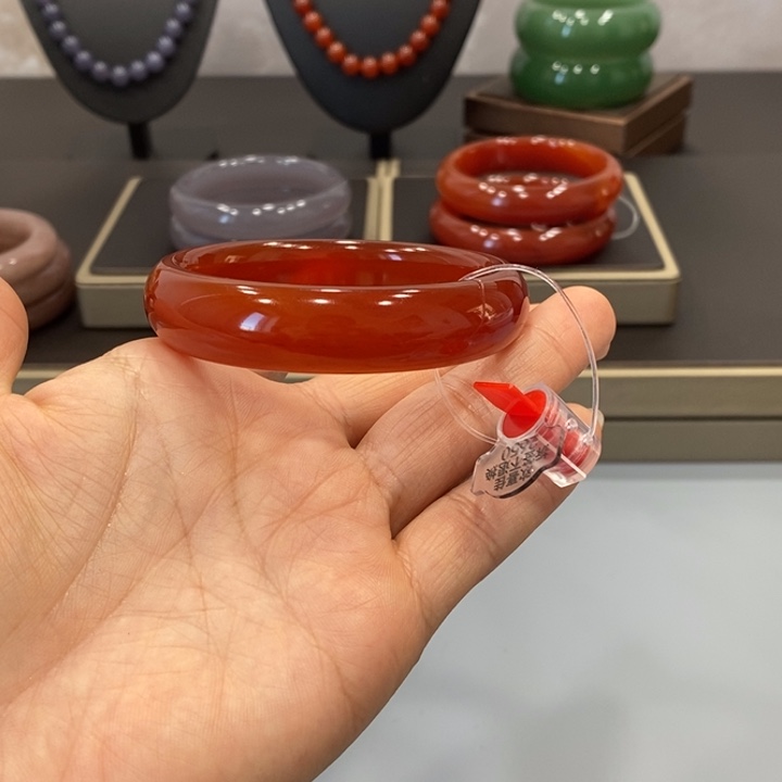 东陵石手镯未镶嵌