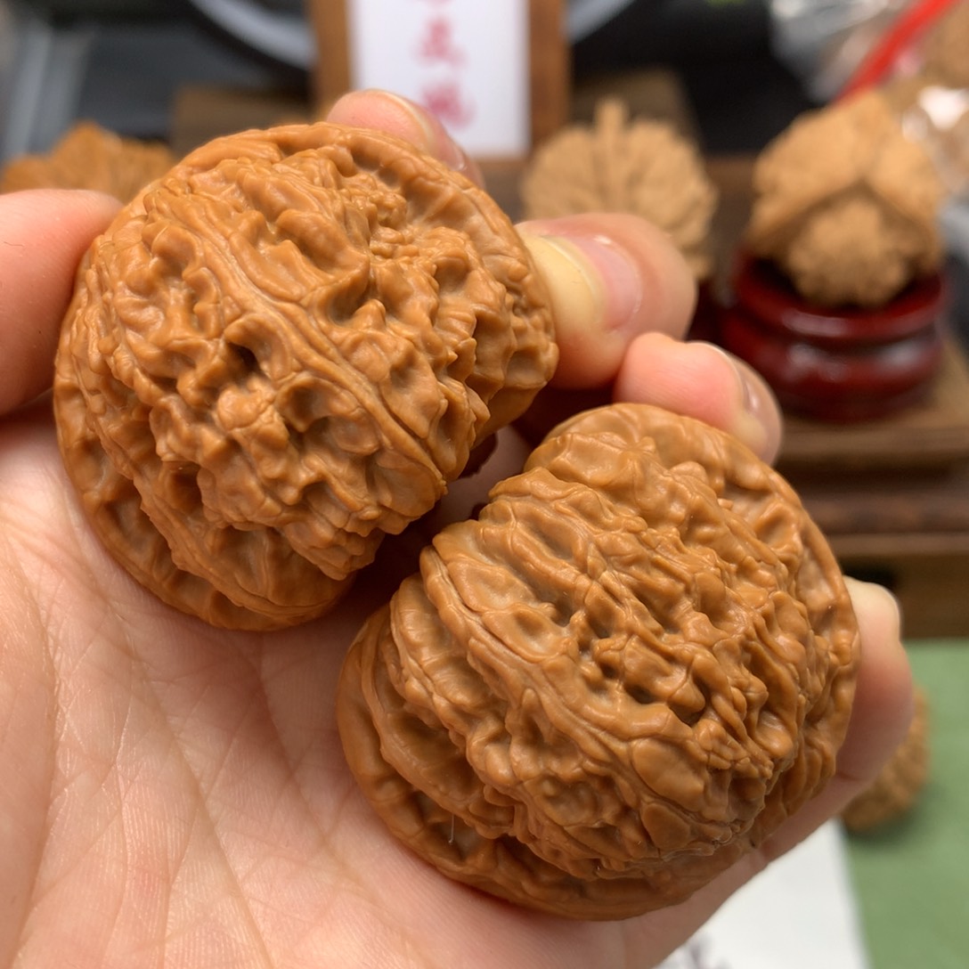 文玩核桃吊坠三*42全品白狮子