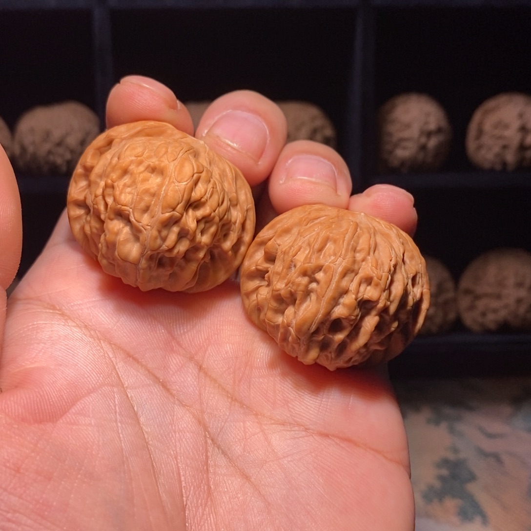 墨***尘把件文玩核桃38红皮磨盘