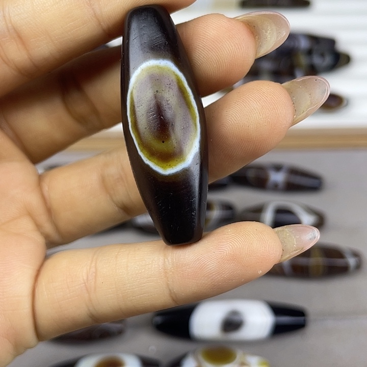 焦***鹏玛瑙/玉髓散珠缠丝玛瑙