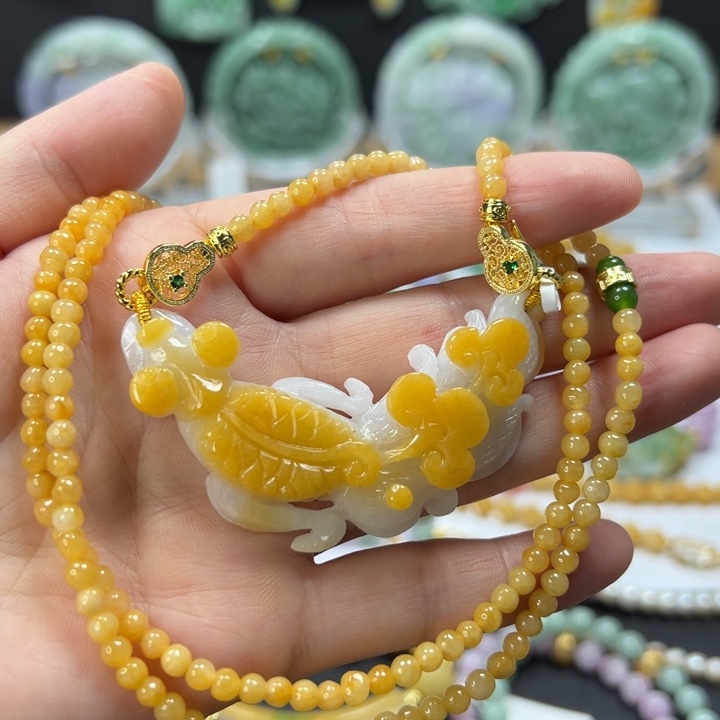 颈饰未镶嵌翡翠吊坠