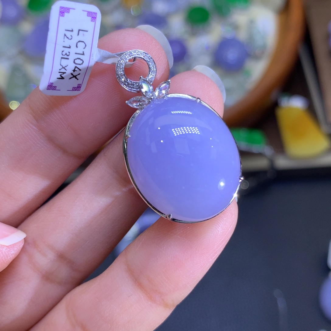 翡翠颈饰18K金镶嵌翡翠