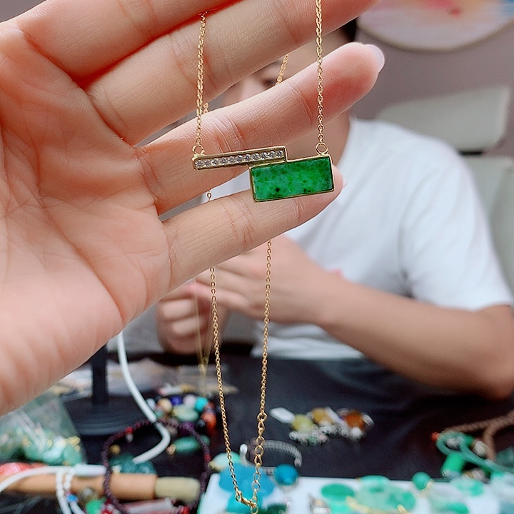 翡翠银S925镶嵌吊坠(赠链)