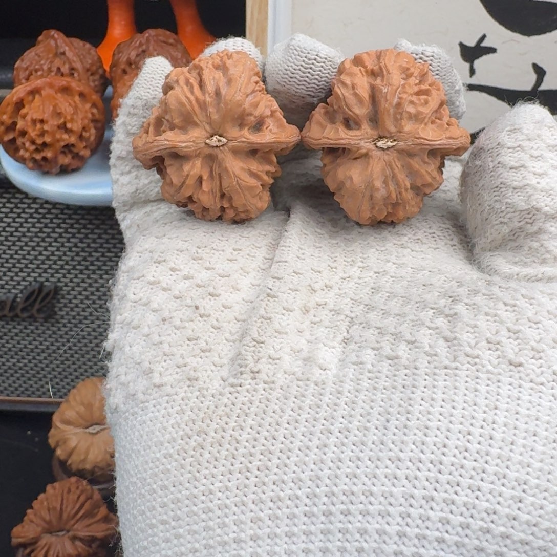 文玩核桃吊坠38501牡丹纹