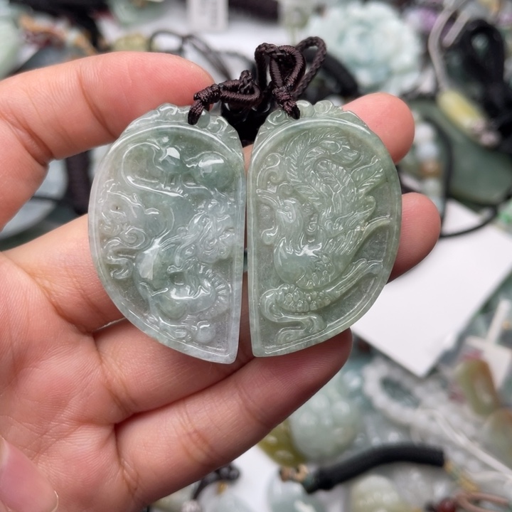 翡翠颈饰未镶嵌翡翠