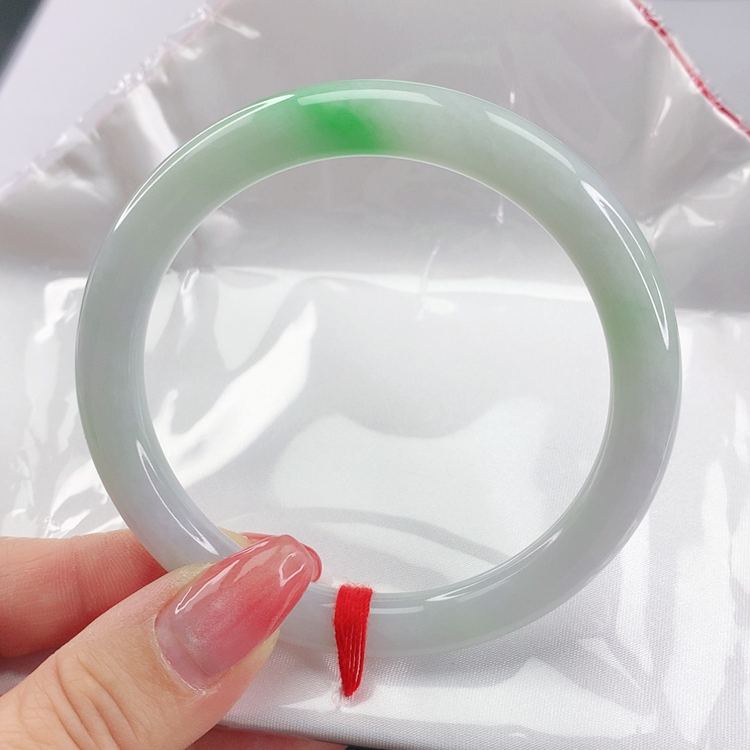 翡翠手镯未镶嵌翡翠243